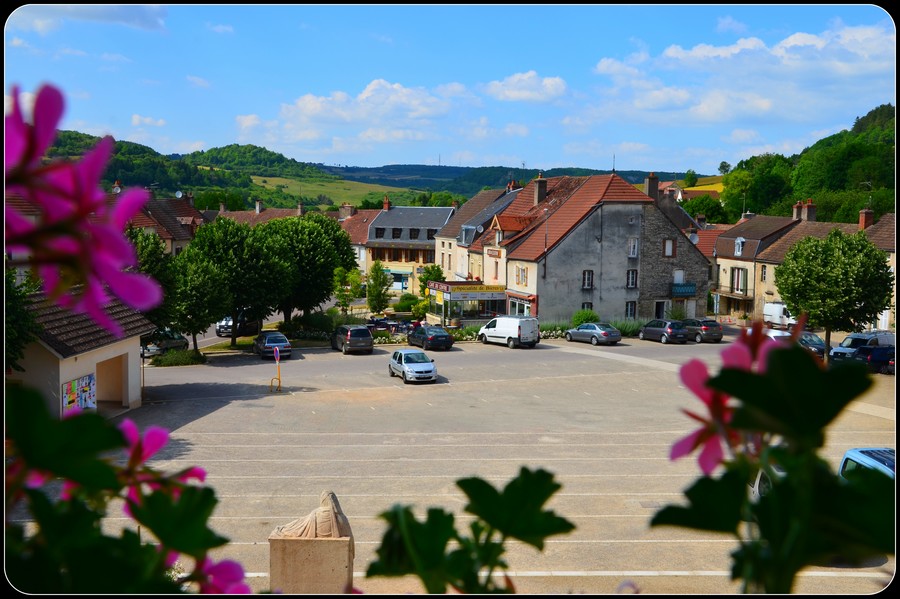 place de l'hôtel de ville bligny sur ouche